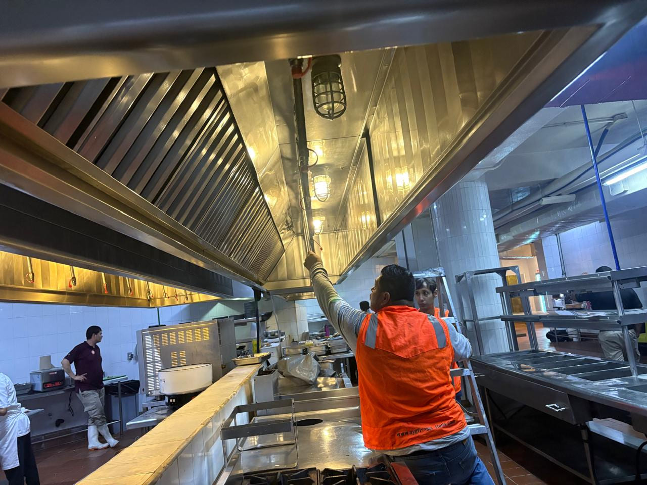 Mantenimiento de sistema en cocina